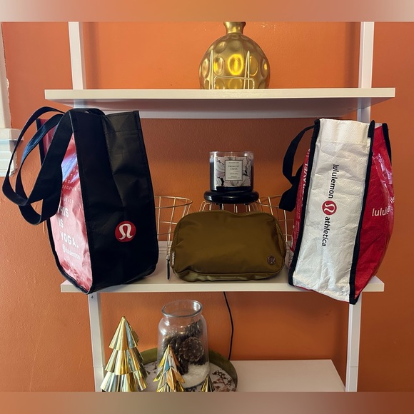 LULULEMON Bundle (Belt Bag and 2 Recyclable Bags) (NWT) - Picture 3 of 11